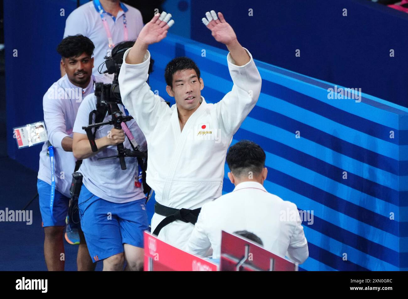 Japan's NAGASE Takanori celebrates after winning the men's judo -81 kg final against Georgia's GRIGALASHVILI Tato in the Paris Olympics at the Champs de Mars Arena in Paris, France, on July 30, 2024. Nagase won the event to claim the gold medal. ( The Yomiuri Shimbun via AP Images ) Stockfoto