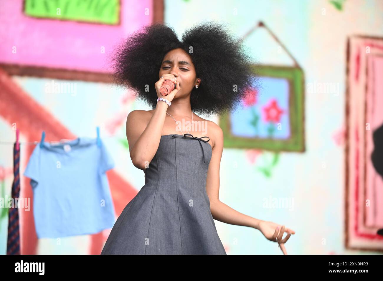 28. Juli 2024, Sheffield, South Yorkshire, U.. K: Flowerovlove beim Tramlines Festival 2024, Sheffield, Großbritannien (Credit Image: © Robin Burns/ZUMA Press Wire) NUR REDAKTIONELLE VERWENDUNG! Nicht für kommerzielle ZWECKE! Stockfoto