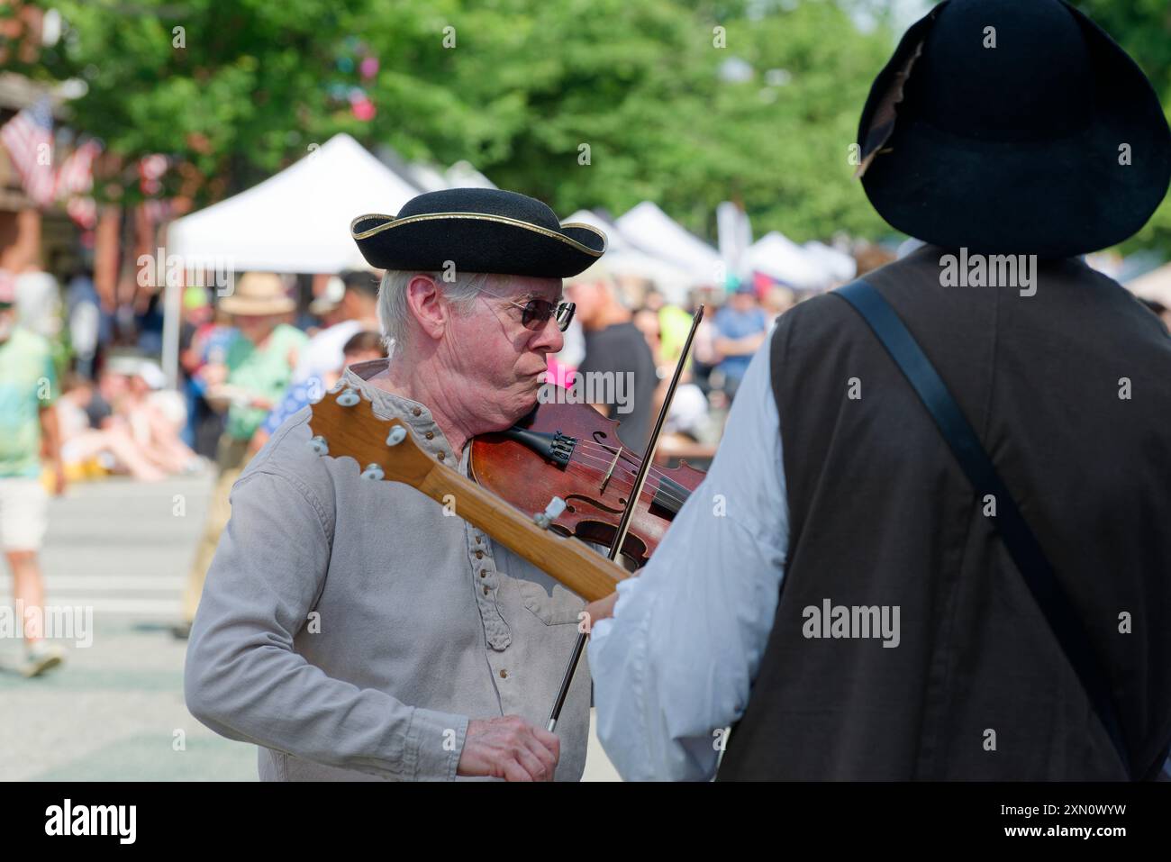 Reenactment-Teilnehmer an den Teepartywochenenden und Memorial Day Feiern in Chestertown, Chester River, Maryland, USA Stockfoto