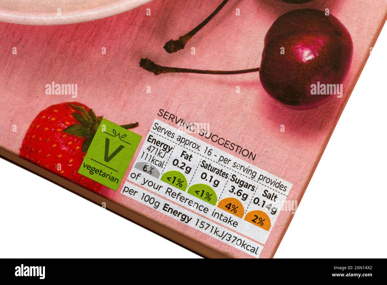 Nährwertangaben Ampelsystem Kennzeichnung farbcodierte Etiketteninformationen auf der Packung mit Erdbeere & Cherry Special Flakes von M&S Stockfoto