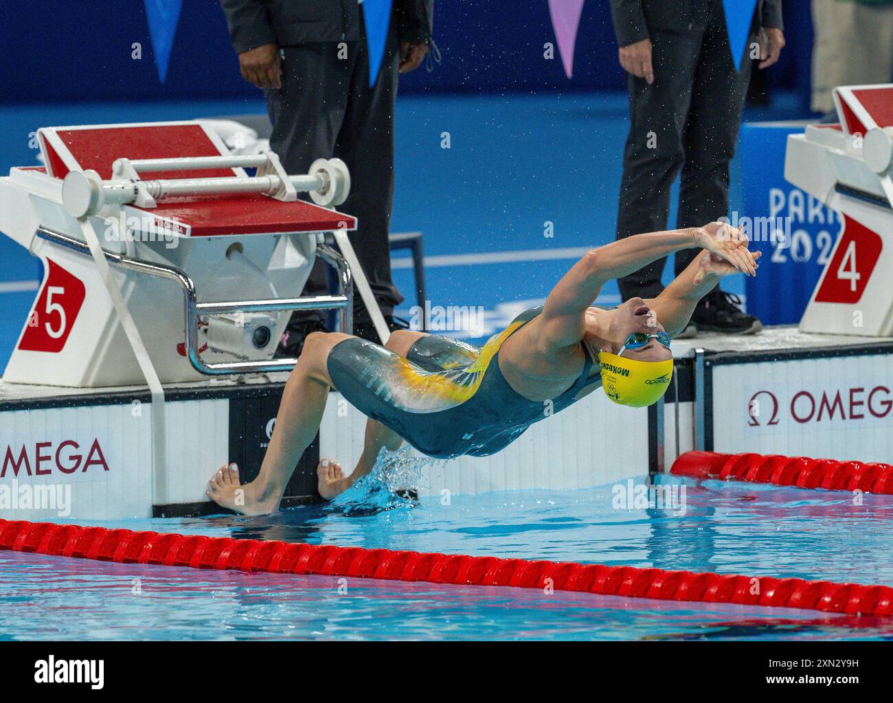 Paris, Ile de France, Frankreich. Juli 2024. 29. Juli 2024: Die australische KAYLEE McKeown qualifiziert sich für das 100-m-Rückschlag-Semilfinale der Frauen bei den Olympischen Sommerspielen 2024 in Paris. (Kreditbild: © Mark Edward Harris/ZUMA Press Wire) NUR REDAKTIONELLE VERWENDUNG! Nicht für kommerzielle ZWECKE! Stockfoto