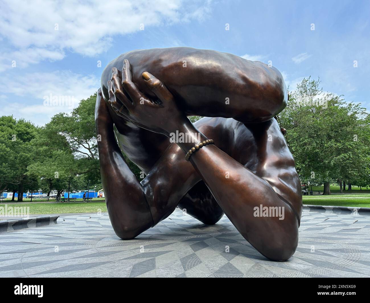Die Embrace-Skulptur im Boston Common zu Ehren von Dr. Martin Luther King und seiner Frau Coretta Scott King. Stockfoto