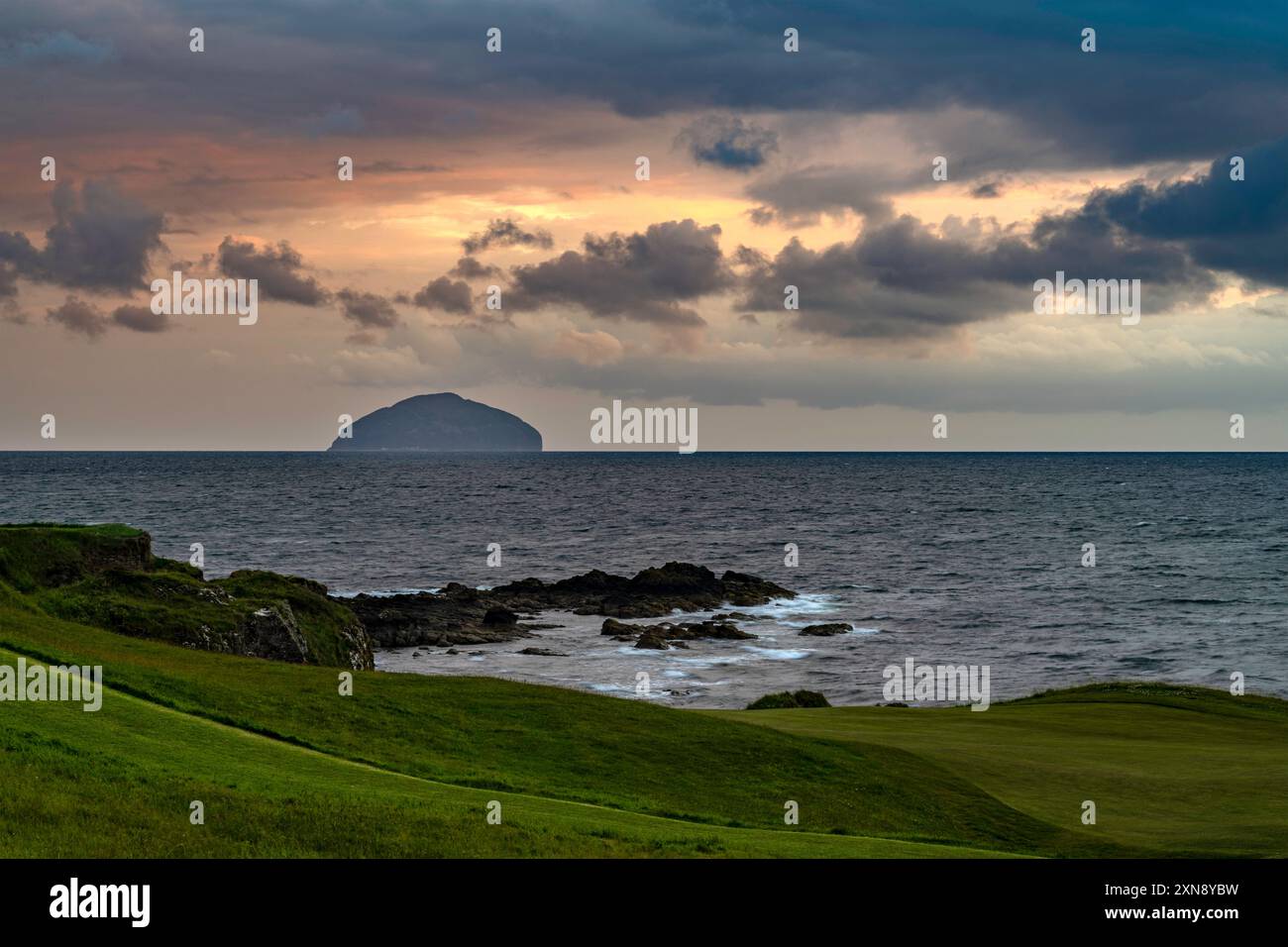 Ailsa Craig vom Turnberry Ailsa Golf Course, Turnberry, Schottland, Großbritannien Stockfoto