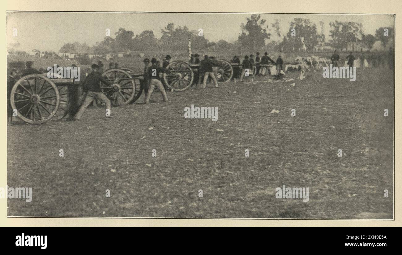 Geschichte des Amerikanischen Bürgerkriegs, Soldaten der 2. US-Artillerie laden Kanonen, Vintage-Foto Stockfoto