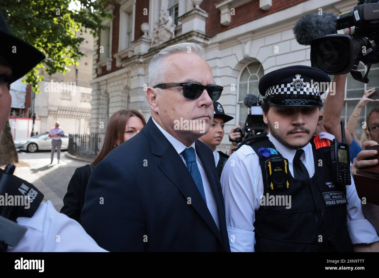 London, Großbritannien. 31. Juli 2024. Der ehemalige BBC-Moderator Huw Edwards trifft am Westminster Magistrates Court in London ein, wo er angeklagt wird, unanständige Bilder von Kindern gemacht zu haben. Die Straftaten, die angeblich zwischen Dezember 2020 und April 2022 begangen wurden, beziehen sich auf Bilder, die auf einer WhatsApp geteilt wurden. Foto: Ben Cawthra/SIPA USA Credit: SIPA USA/Alamy Live News Stockfoto