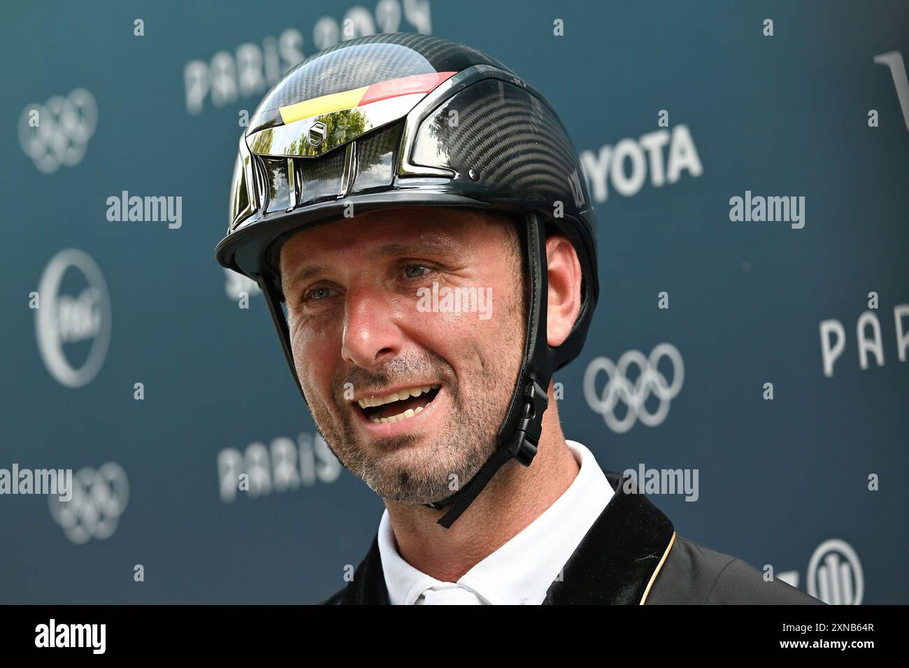 Paris, Fra. 31. Juli 2024. Belgien Domien Michiels wurde nach dem Ritt im Dressurwettbewerb bei den Olympischen Sommerspielen 2024 in Paris am 31. Juli 2024 in Versailles interviewt. (Foto: Anthony Behar/SIPA USA) Credit: SIPA USA/Alamy Live News Stockfoto