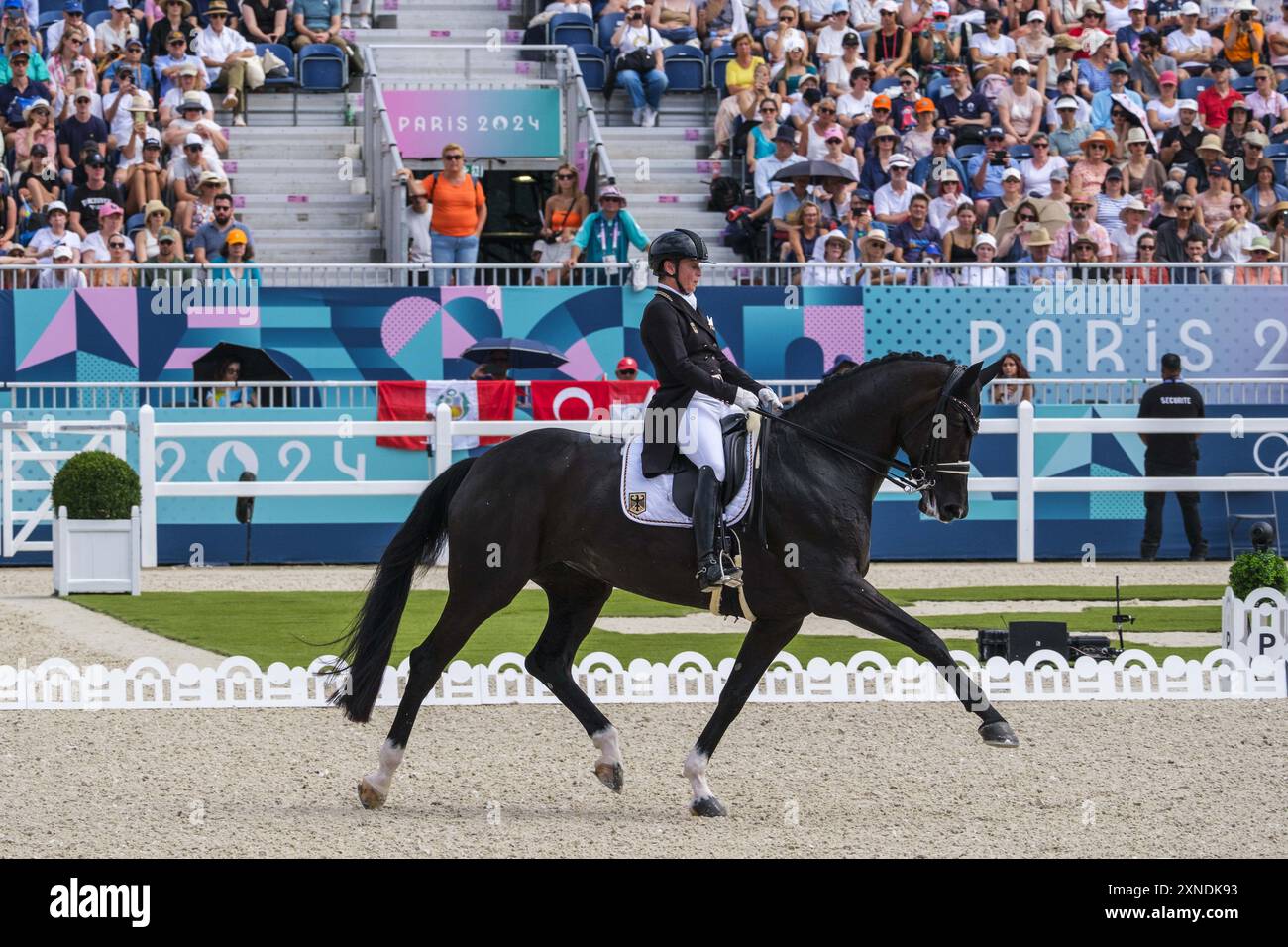 Isabell WERTH reitet WENDY DE FONTAINE, Pferdesport, Dressurteam und Individual Grand Prix während der Olympischen Spiele Paris 2024 am 31. Juli 2024 im Chateau de Versailles in Versailles, Frankreich Stockfoto