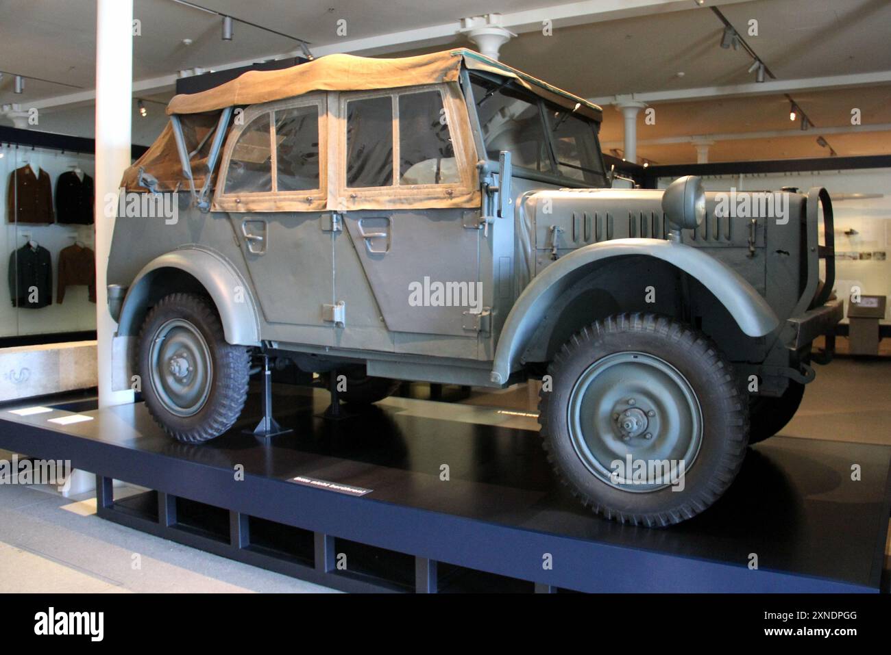 Stoewer Kfz.1, Geländewagen aus dem Zweiten Weltkrieg, ausgestellt im Museum für Militärgeschichte der Bundeswehr, Dresden Stockfoto