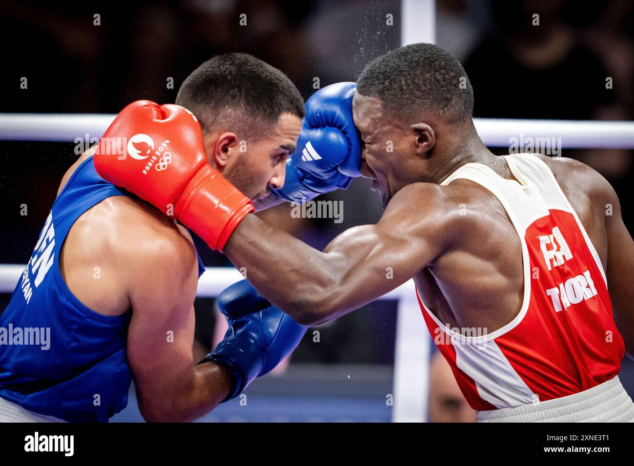 Paris, Frankrig. 31. Juli 2024. Nikolai Terteryan, Dänemark, boxt gegen Makan Traore, Frankreich, im 71 kg schweren Boxen. Kurs bei den Olympischen Spielen in Paris am Mittwoch, 31. Juli 2024. (Foto: Mads Claus Rasmussen/Ritzau Scanpix) Credit: Ritzau/Alamy Live News Stockfoto