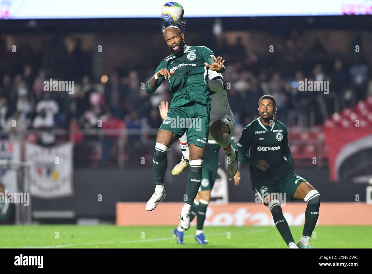 Sao Paulo, Brasilien. 30. Juli 2024. São PAULO, BRASILIEN - JULI 30: Messias of Goias führt den Ball während des Achtelfinale der Copa do Brasil 2024 zwischen Sao Paulo und Goias im Morumbis Stadium am 30. Juli 2024 in Sao Paulo, Brasilien. (Foto: Leandro Bernardes/PxImages) Credit: PX Images/Alamy Live News Stockfoto