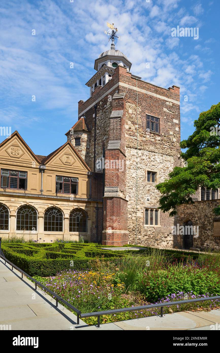 Die Charterhouse Chapel und Gärten in der Charterhouse Gruppe von historischen Gebäuden, Farringdon, London, Großbritannien Stockfoto