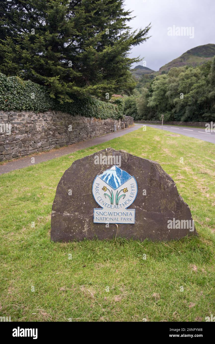 Grenzmarkierung des Nationalparks Snowdonia. Parc Cenedlaethol Eryri. Stockfoto