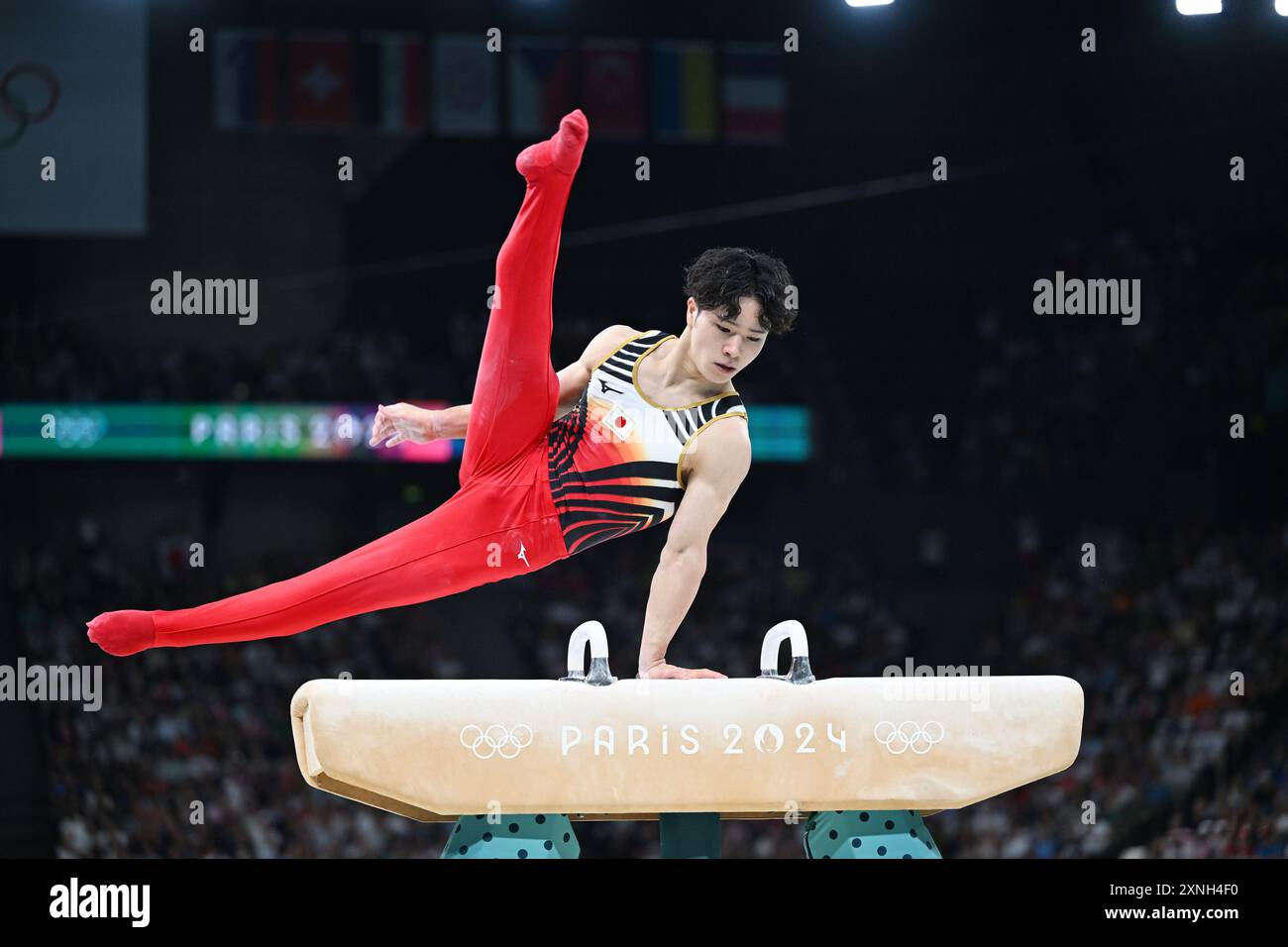 Paris, Frankreich. Kredit: MATSUO. 31. Juli 2024. Shinnosuke Oka (JPN) Gymnastik - künstlerisch : Allround-Endpferd der Männer während der Olympischen Spiele 2024 in Paris in der Bercy Arena in Paris, Frankreich. Kredit: MATSUO . K/AFLO SPORT/Alamy Live News Stockfoto