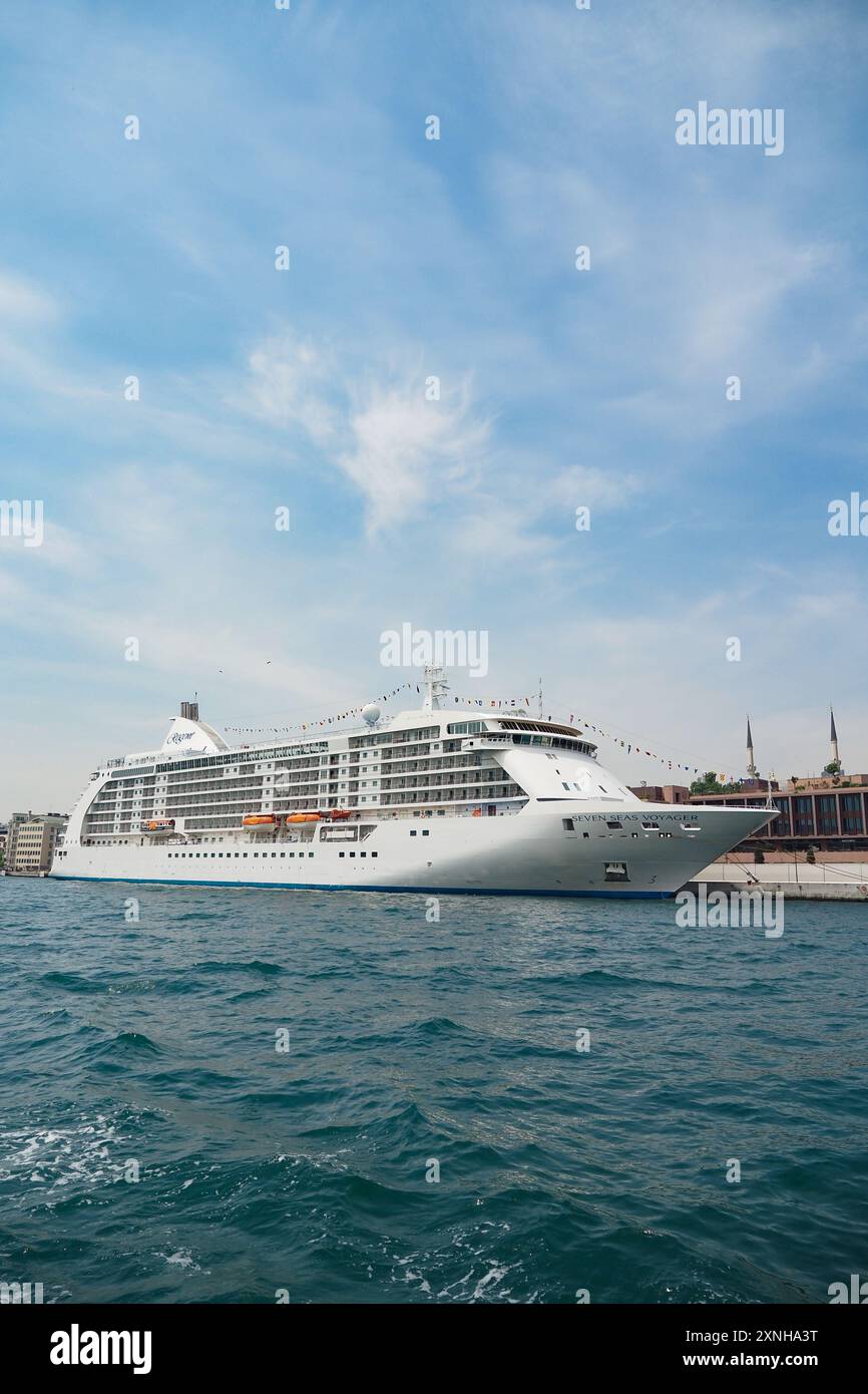 Türkei istanbul 19. juni 2023. Kreuzfahrtschiff in Galataport, Istanbul Stockfoto