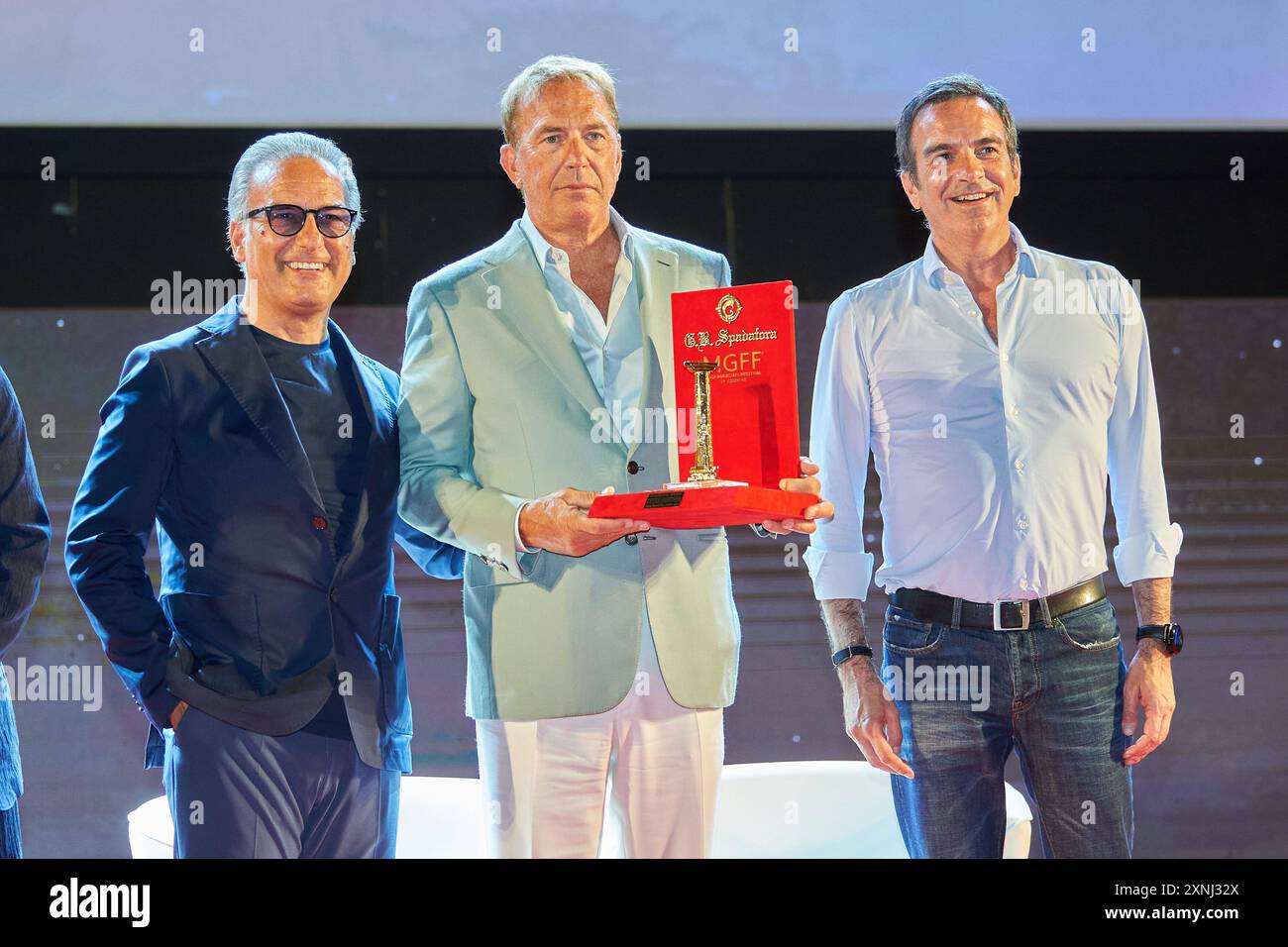 Gebiet porto Catanzaro, Catanzaro, Italien, 31. Juli 2024, Kevin Costner und Roberto occhiuto und Spadafora beim Magna Grecia Film Festival während Kevin C Stockfoto