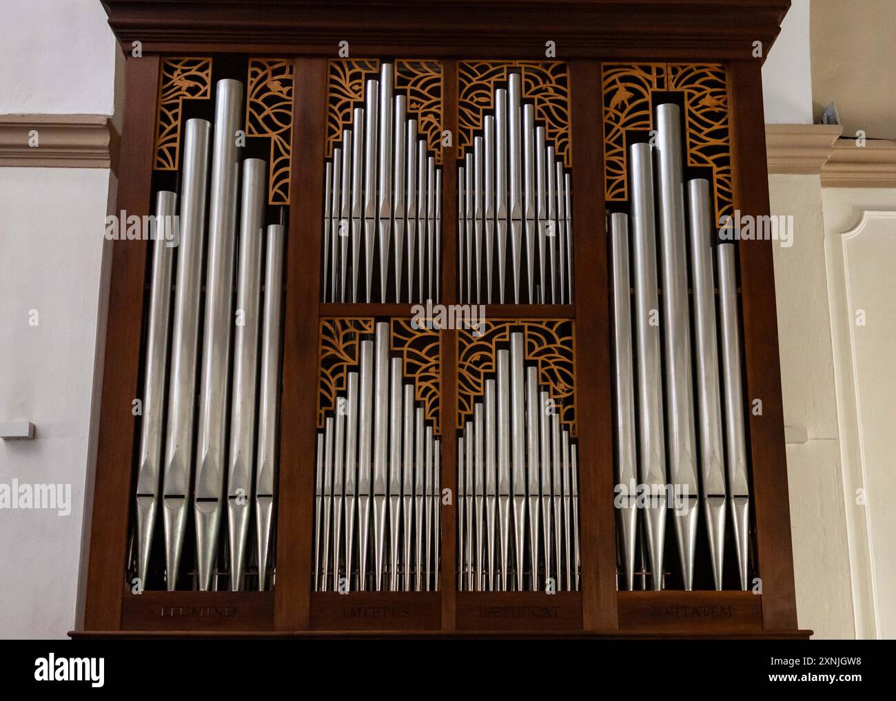 Kirchenorgel-Rohre Stockfoto