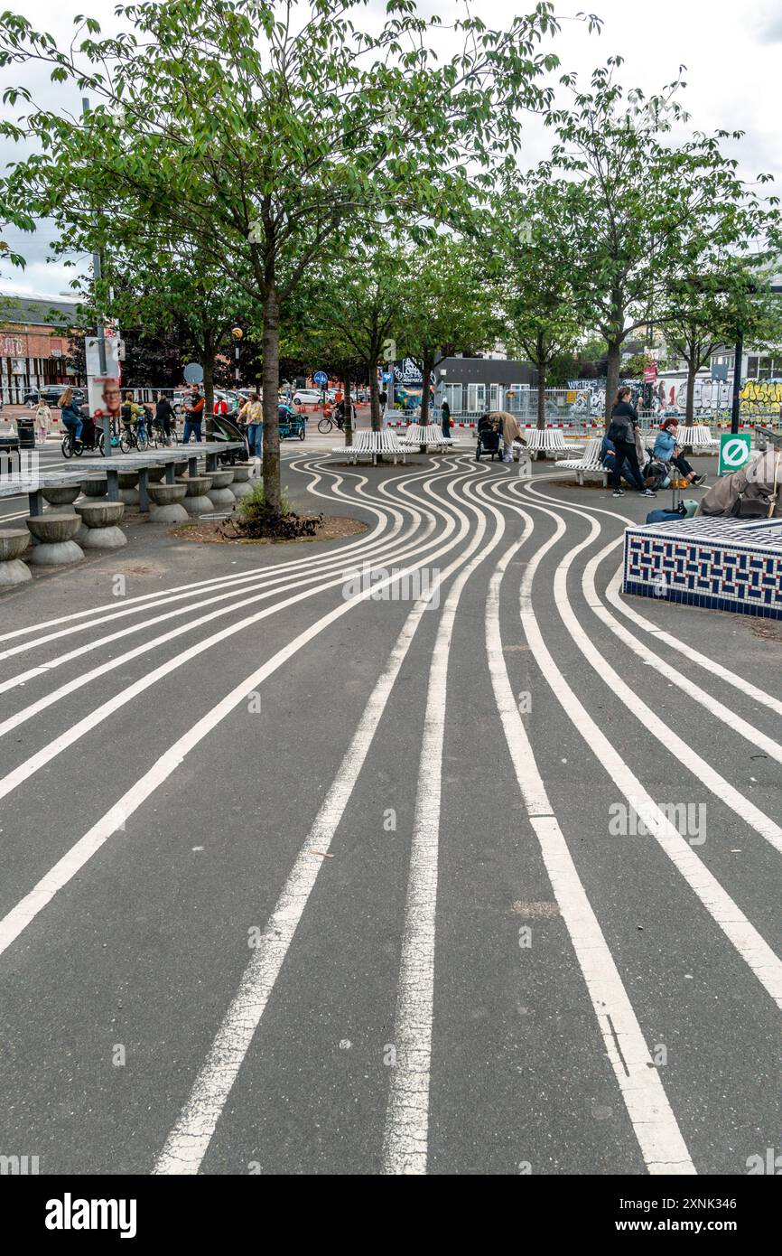 Superkilen Park, Moderner Stadtpark mit Freizeitanlagen für Skater, Norrebro, Kopenhagen, Dänemark Stockfoto