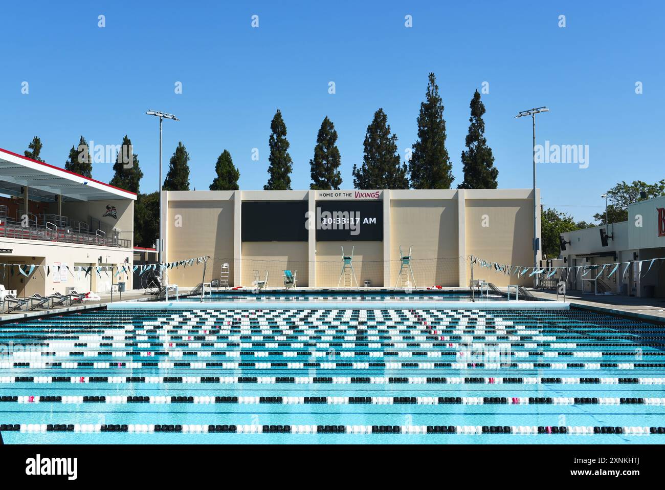 LONG BEACH, KALIFORNIEN - 28. JULI 2024: Das Long Beach City College, LBCC, Schwimmbad. Stockfoto