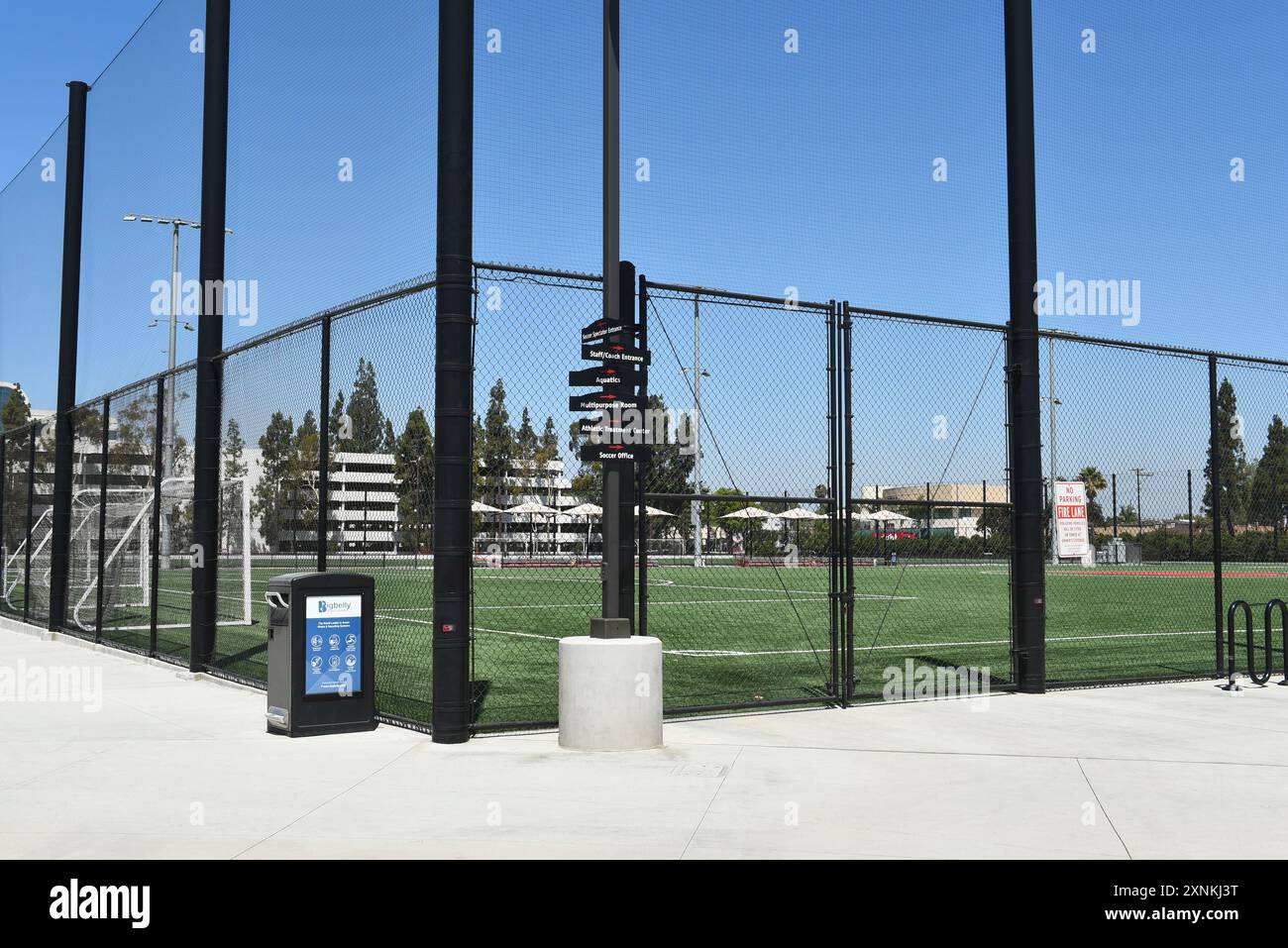 LONG BEACH, KALIFORNIEN - 28. JULI 2024: Fußballfeld am Long Beach City College, LBCC. Stockfoto