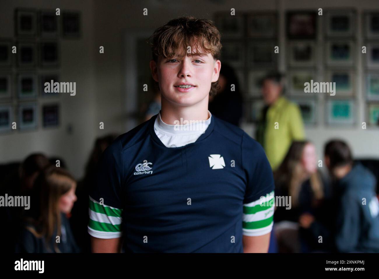 Felix O’Gorman (15), Ruderer am Methodist College Belfast, reagierte auf eine olympische Uhr-Veranstaltung im Verein für das Finale der Doppelschalen der Männer und der Vierschalen der Frauen. Ruderer vom Queen's and Methodist College Belfast bejubelten die lokalen Helden, den ehemaligen Queen's Ruderkapitän Philip Doyle und die ehemalige Methody-Studentin Rebecca Shorten. Bilddatum: Donnerstag, 1. August 2024. Stockfoto