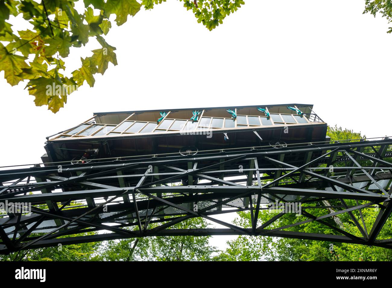 Brienz, Schweiz - 21. Juli 2024: Die altmodische Standseilbahn zum Grand Hotel Giessbach Stockfoto