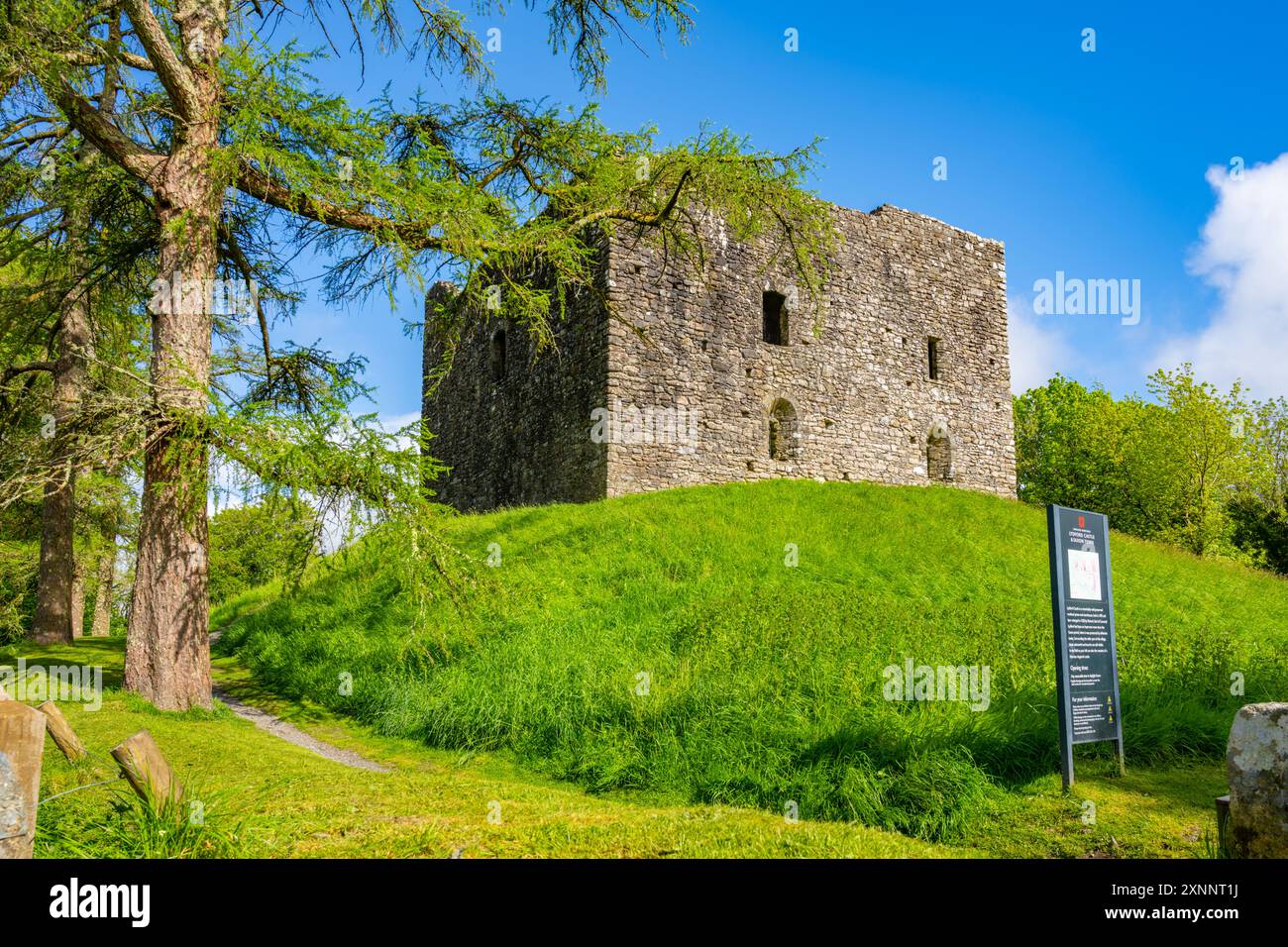 Lydford Castle Lydford Devon an einem sonnigen Frühlingsmorgen Stockfoto