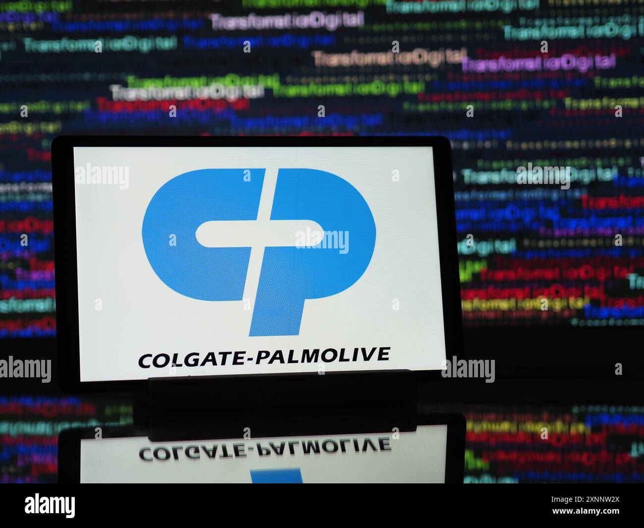 Deutschland. August 2024. In dieser Abbildung ist ein Logo der Firma Colgate-Palmolive auf einem Tablet zu sehen. (Foto von Igor Golovniov/SOPA Images/SIPA USA) *** ausschließlich für redaktionelle Nachrichten *** Credit: SIPA USA/Alamy Live News Stockfoto
