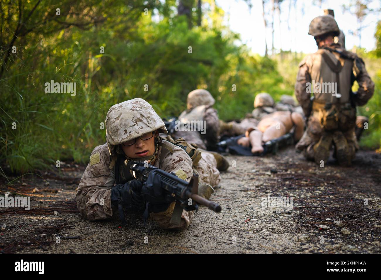 Rekruten mit Charlie Company, 1. Rekruten-Training-Bataillon, vollenden den Schmelztiegel auf Marine Corps Recruit Depot Parris Island, S.C., 1. August 2024. Der Schmelztiegel ist ein 54-stündiger Höhepunkt, bei dem die letzten 11 Wochen Training auf die Probe gestellt werden. (Foto des U.S. Marine Corps von CPL. Ava Alegria) Stockfoto