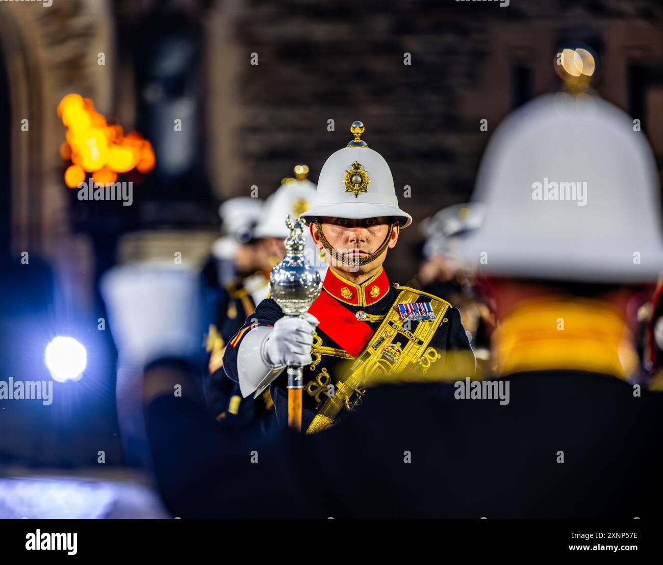 Edinburgh, Vereinigtes Königreich. 1. August 2024 im Bild: Musiker aus den massenhaften Bands der Royal Marines seiner Majestät. Die Royal Edinburgh Military Tattoo Show 2024, Journeys, führt das Publikum auf eine kulturelle Reise, die das militärische Erbe, die schottische Tradition und eine internationale Besetzung vereint. Quelle: Rich Dyson/Alamy Live News Stockfoto