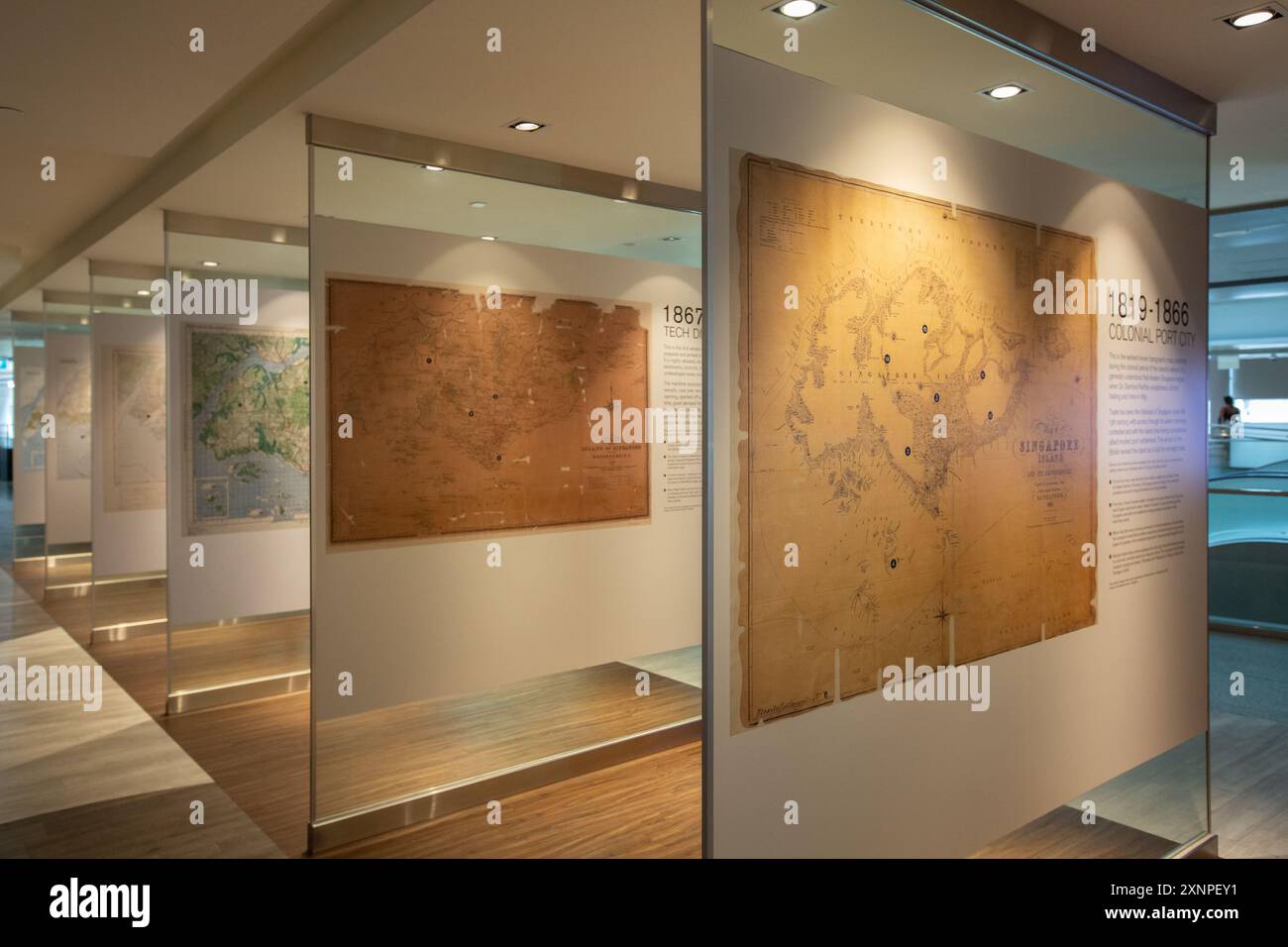 August 2024. Alte Singapur-Karten aus einer anderen Zeit. Besucher können sehen, wie sich die Insel entwickelt hat oder wie sie durch die jahrzehntelange Transformation voranschreitet. Singapur. Stockfoto