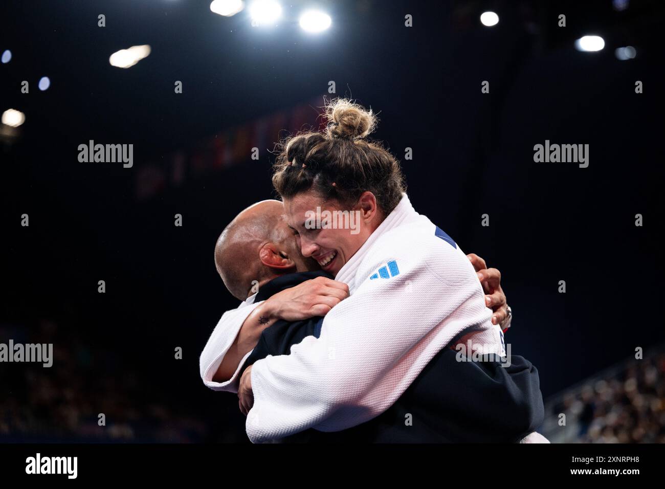 BELLANDI Alice (Italien, weiß) vs SAMPAIO Patricia (Portugal, blau), im Bild Jubel von BELLANDI Alice (Italien, weiß) ueber den Sieg, FRA, Olympische Spiele Paris 2024, Judo, Damen bis 78 kg, Final Session, 01.08.2024 Foto: Eibner-Pressefoto/Michael Memmler Stockfoto