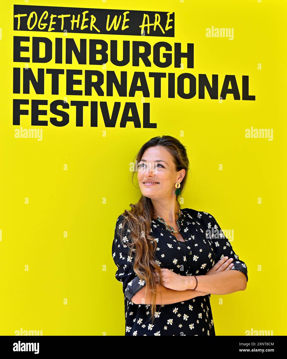 Edinburgh, Schottland, Großbritannien. August 2024. Edinburgh International Festival: Festivaldirektorin Nicola Benedetti am ersten Tag ihres zweiten Internationalen Festivals als Festivaldirektorin, im Hub zu sehen, um das Programm für das Edinburgh International Festival 2024 zu starten. Quelle: Craig Brown/Alamy Live News Stockfoto
