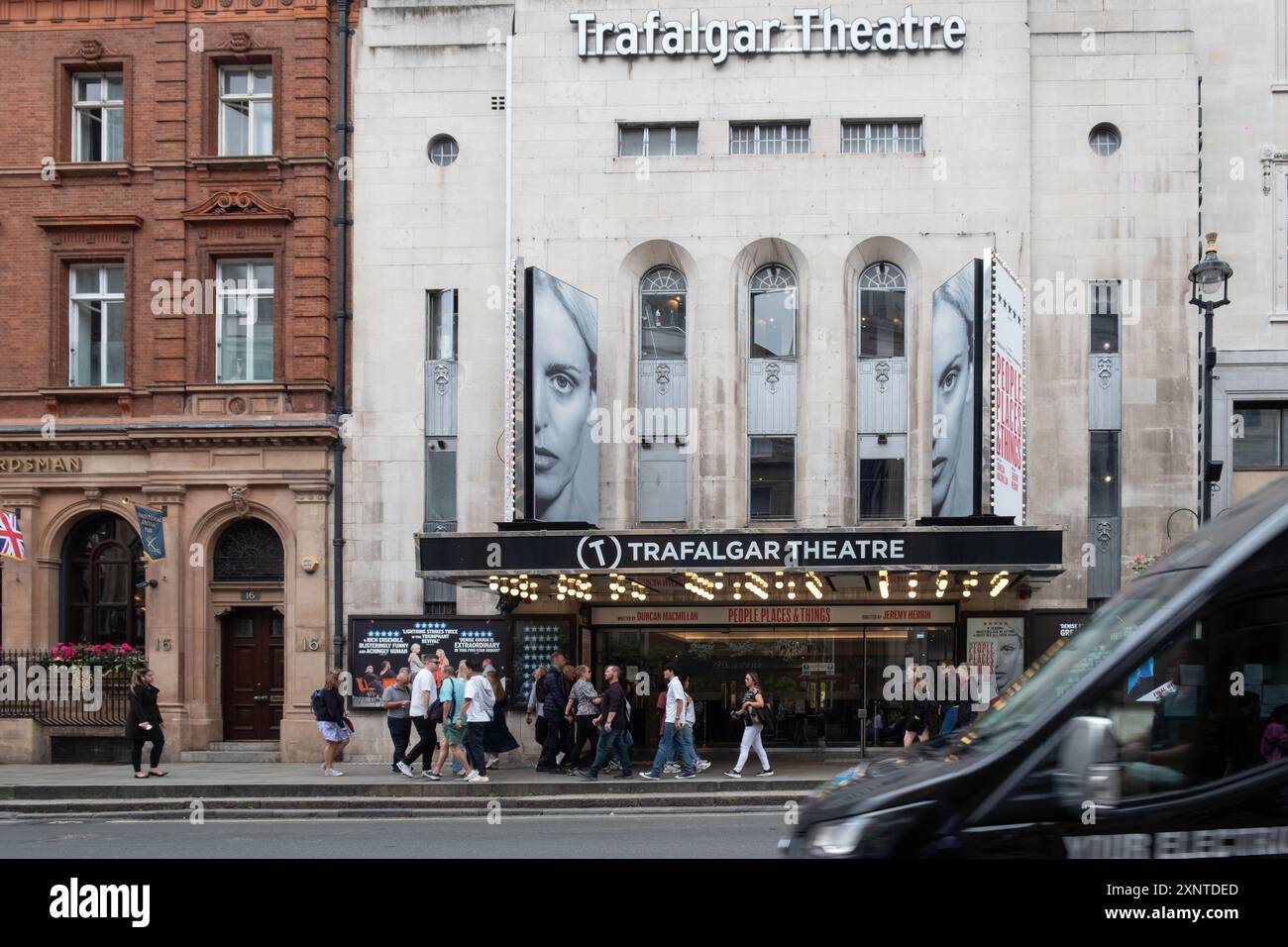 London, Großbritannien - 25. Juli 2024: People, Places and Things im Trafalgar Theatre. Stockfoto