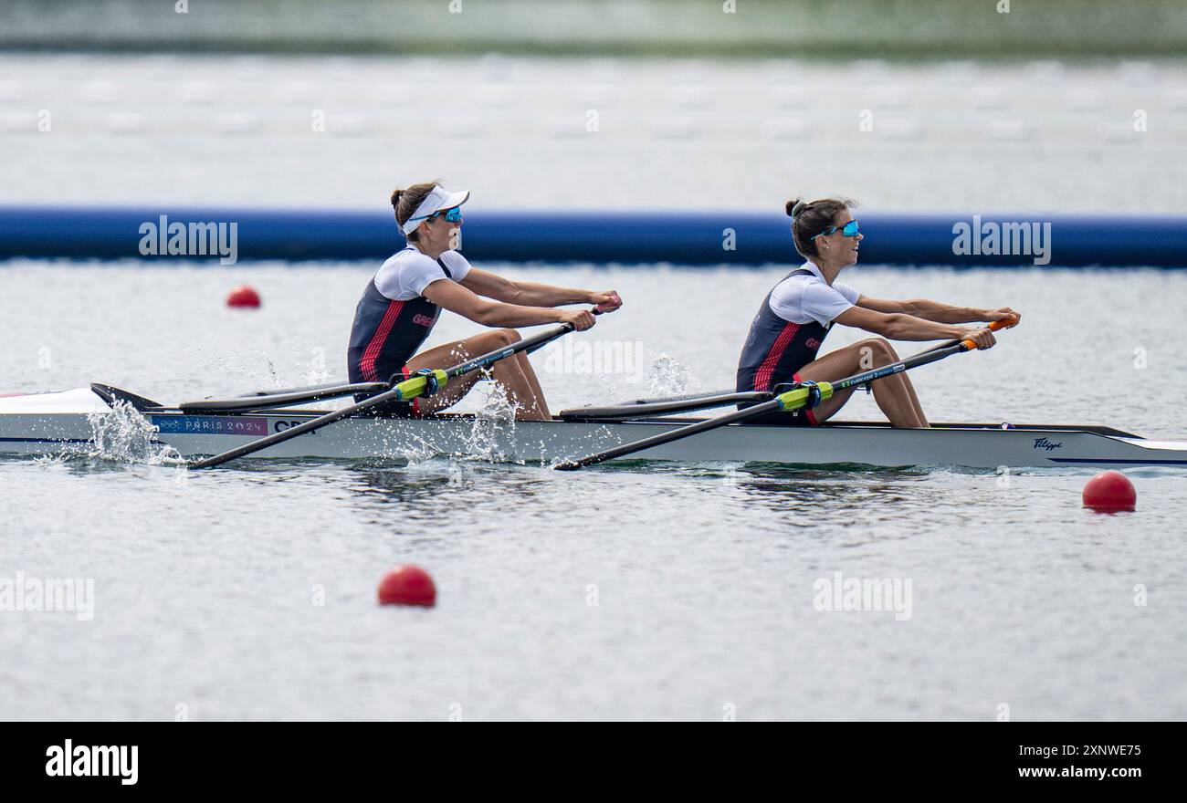 Vaires Sur Marne. August 2024. Emily Craig/Imogen Grant aus Großbritannien treten beim Leichtgewicht-Doppelschalen-Finale A des Ruderns bei den Olympischen Spielen 2024 in Vaires-sur-Marne, Frankreich, am 2. August 2024 an. Quelle: Sun Fei/Xinhua/Alamy Live News Stockfoto