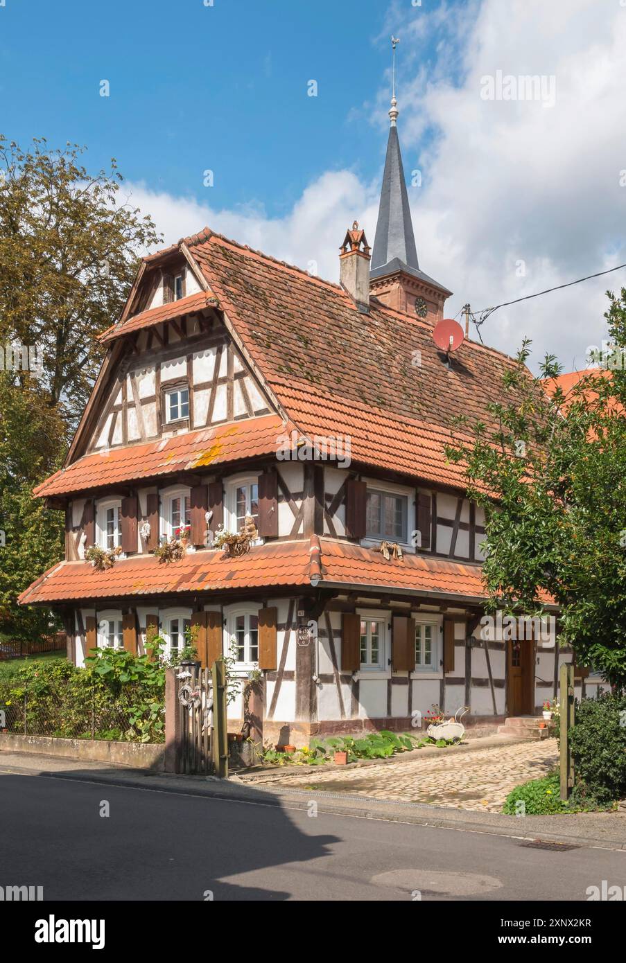 Fachwerkhaus in Hunspach, schönstes Dorf in Frankreich 2020, Nordelsässis, Unterrhein, Grand Est, Frankreich Stockfoto