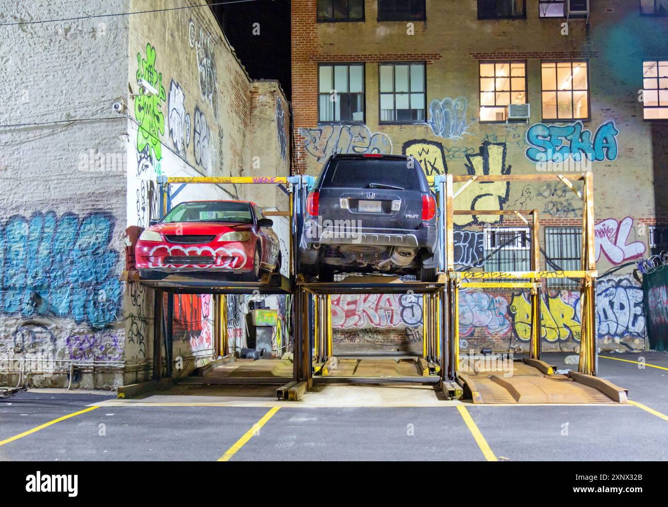 Parkplatz in Lower Manhattan bei Nacht, New York, Vereinigte Staaten von Amerika, Nordamerika Stockfoto