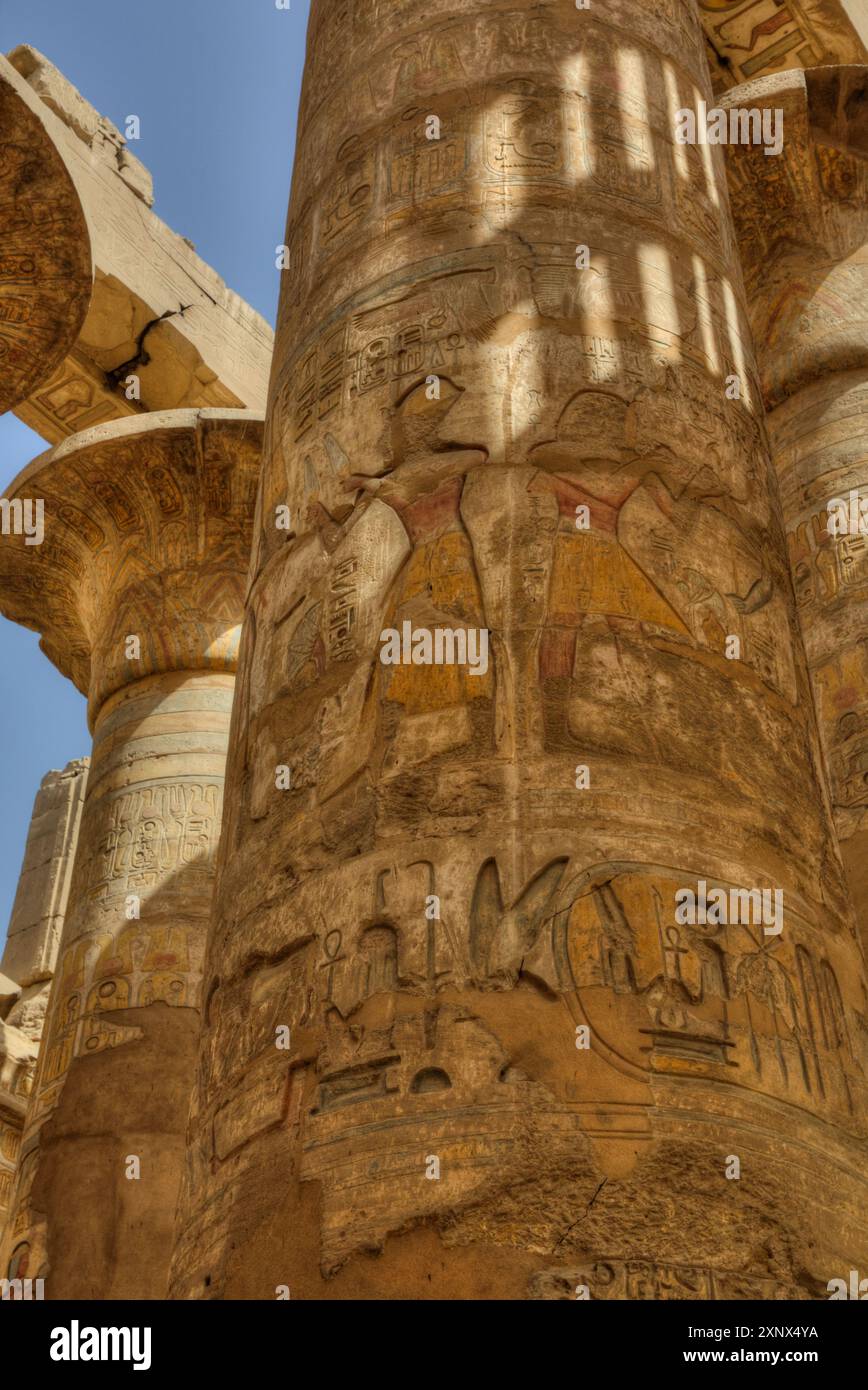 Die Großen Papyrussäulen, Hypostil, Karnak Tempelkomplex, UNESCO-Weltkulturerbe, Luxor, Ägypten, Nordafrika, Afrika Stockfoto