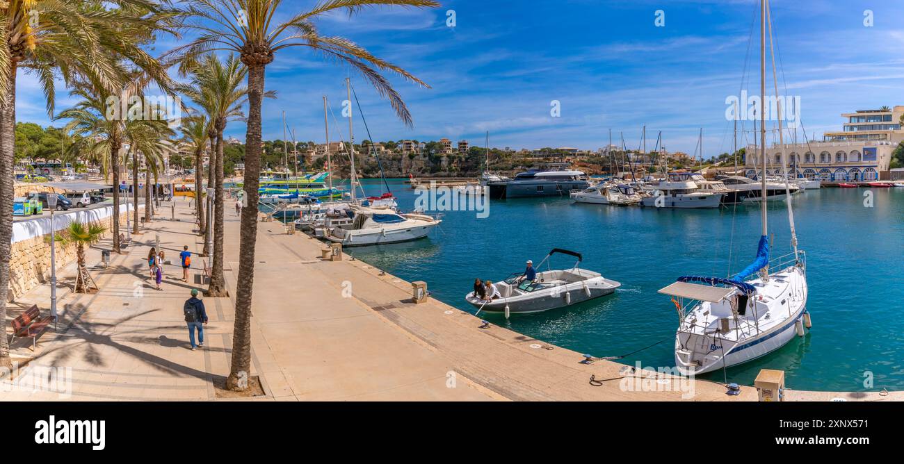 Blick auf die Boote in Port Manacor, Porto Cristo, Mallorca, Balearen, Spanien, Mittelmeerraum, Europa Stockfoto