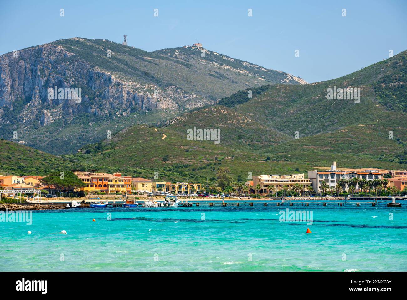 Blick auf den Golfo Aranci von der anderen Seite der Bucht mit türkisfarbenem Wasser, Sardinien, Italien, Mittelmeer, Europa Copyright: LuisxPina 1346-262 Stockfoto