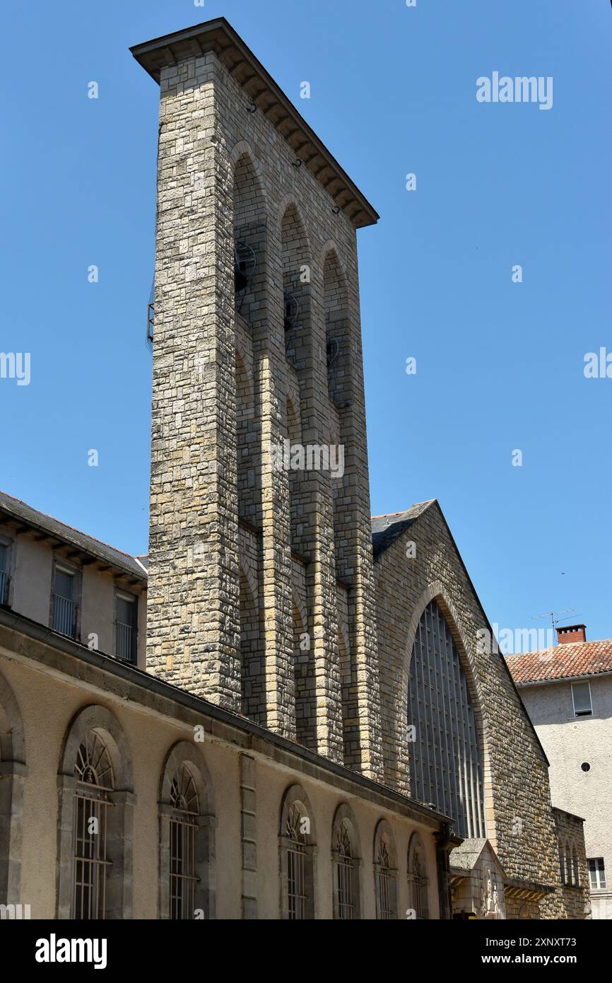 Der Glockenturm der Kapelle Sainte-Emilie-de-Rodat in Villefranche-de-Rouergue in Aveyron Stockfoto