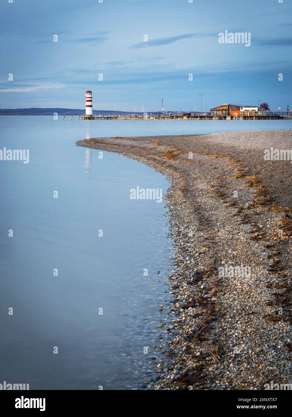 Leuchtturm bei Podersdorf am Neusiedlersee im Burgenland Stockfoto