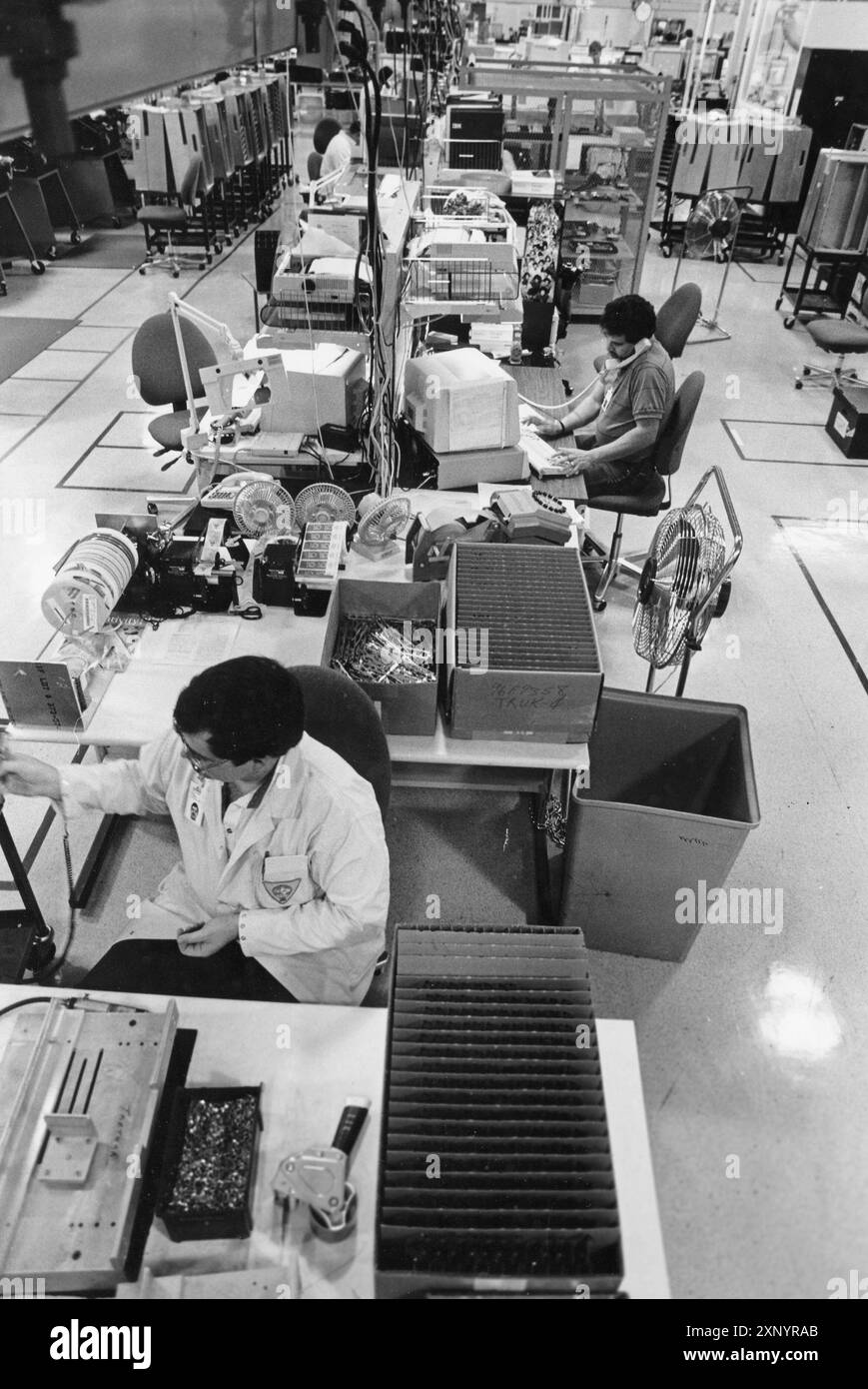 Austin Texas USA, um 1992: High-Tech-Fertigung in Texas: Montagelinie im IBM-Werk. Datei EH-0049 ©Bob Daemmrich Stockfoto