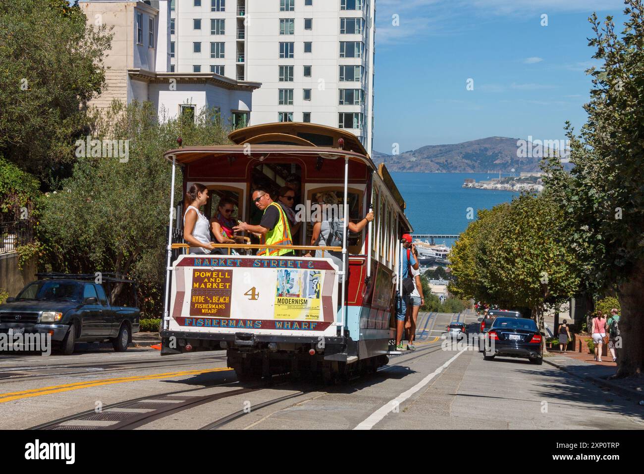 Die Straßenbahn mit der Oldtimer Holz-Straßenbahn bringt Sie in die Innenstadt von San Francisco Stockfoto