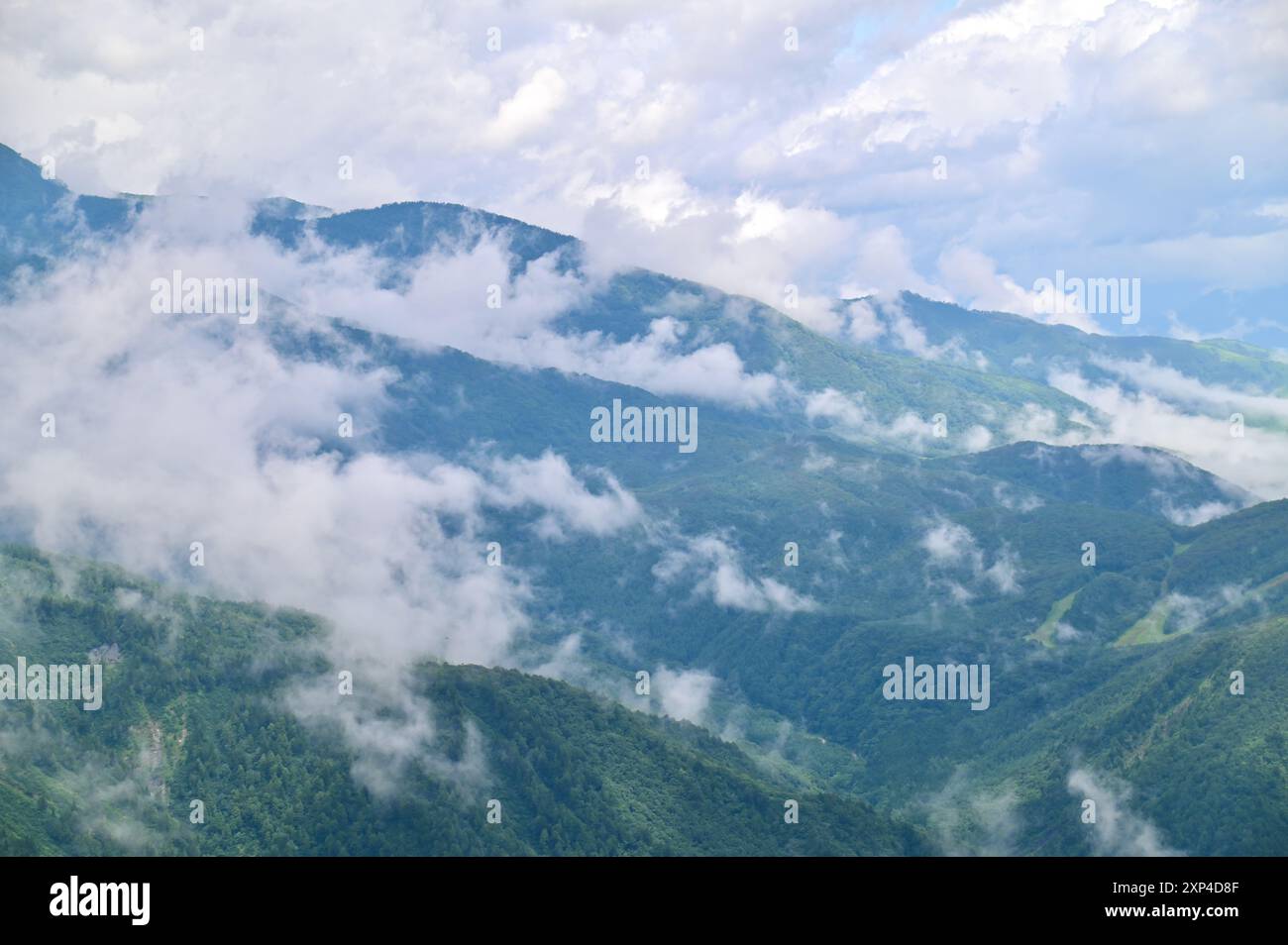 Wunderschöne Hakuba Mountain Range in der Sommersaison Stockfoto