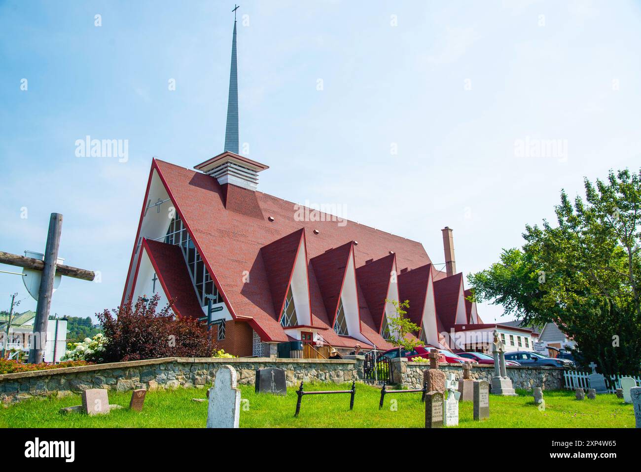 Tadoussac, Kanada - 28. Juli 2024: Eglise Sainte-Croix an einem Sommertag in Tadoussac Stockfoto