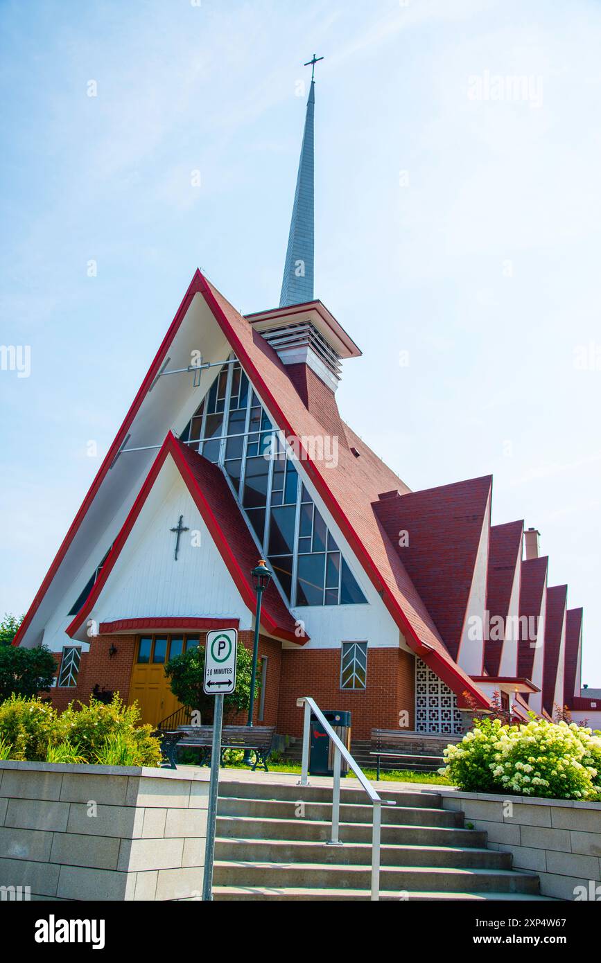 Tadoussac, Kanada - 28. Juli 2024: Eglise Sainte-Croix an einem Sommertag in Tadoussac Stockfoto