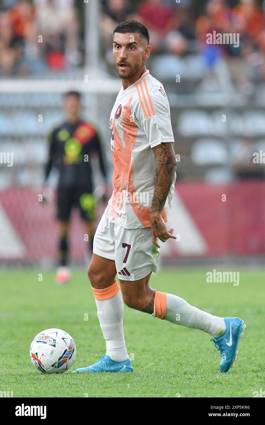 Rieti, Italien. August 2024. Lorenzo Pellegrini von AS Roma während des Freundschaftsspiels zwischen Roma und Olympiakos im Manlio Scopigno Stadion, Rieti, Italien, 3. August 2024. (Foto: massimo insabato/Alamy Live News Stockfoto