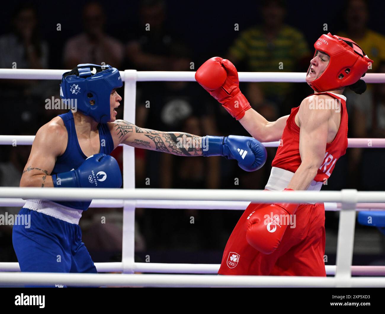 PARIS (FRANCA), 03/08/2024 - OLIMPIADAS / ESPORTE / BOXE - A BOXEADORA brasileira Bia Ferreira enfrenta a a Kelli 9 Irlanda ) , faz sua partizipacao n Stockfoto