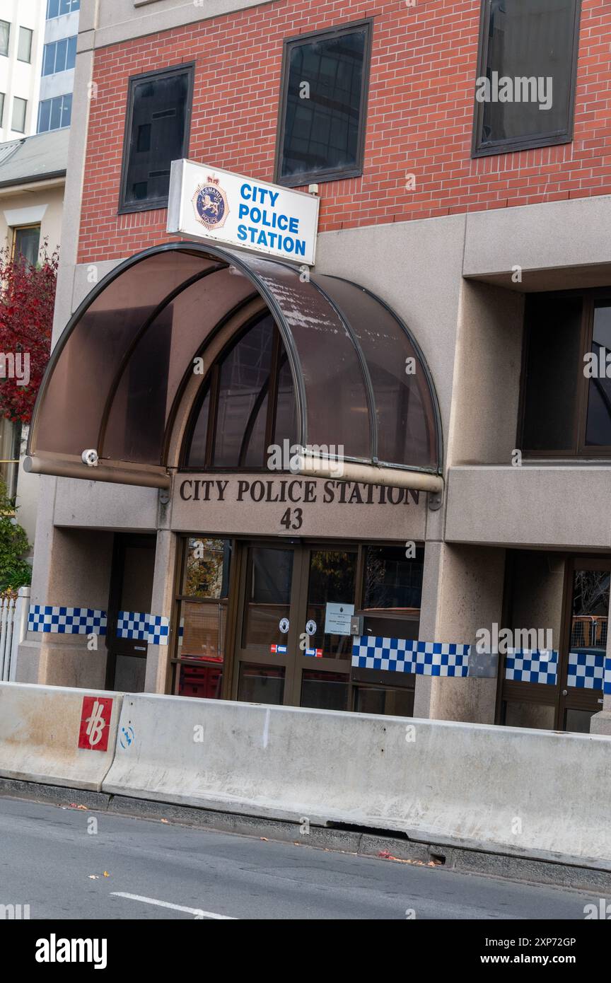 Die Polizeistation der Stadt Hobart oder die Polizeistation der Stadt Liverpool Street in Hobart, Tasmanien, Australien. Er ist mit dem australischen Bundespoli verbunden Stockfoto