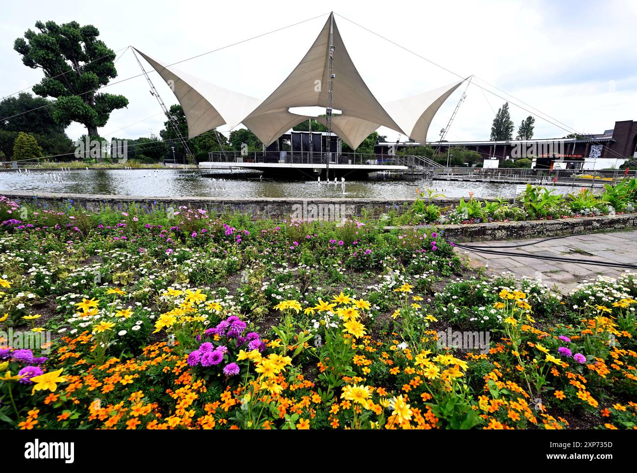 Köln, Deutschland. August 2024. Blick auf das Gelände Tanzbrunnen im Rheinpark. Quelle: Roberto Pfeil/dpa/Alamy Live News Stockfoto